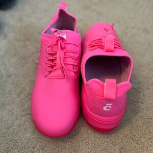 Hot pink Clove shoes for women
